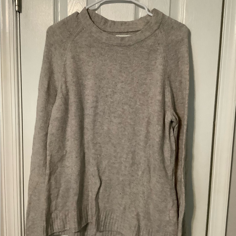 American Eagle Crème Sweater